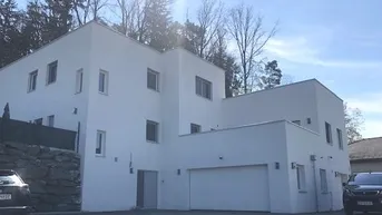 Expose Moderne Familienvilla in Ruhelage