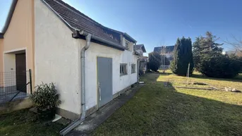Expose Grüne Oase in Gerasdorf - Grundstück mit Altbestand &amp; Entwicklungspotential