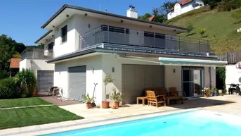 Expose  Gedersberg: Moderne und attraktive Villa!