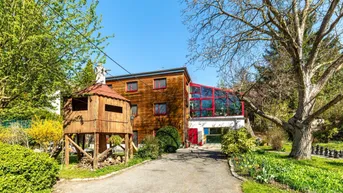 Expose VILLA KUNTERBUNT mit Niveau - Familiendomizil für Großfamilie