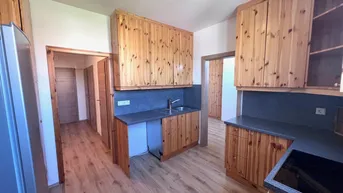 Expose BADEN - GEPFLEGTE WOHNUNG MIT WEITBLICK UND TOLLER RAUMAUFTEILUNG