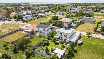 Expose EINFAMILIENHAUS MIT GARTENOASE UND EINLIEGERWOHNUNG ZUM WOHLFÜHLEN