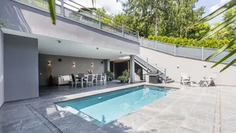 Expose HIER WERDEN TRÄUME WIRKLICHKEIT - UNEINSICHTIGES TRAUMHAUS MIT LIFT, POOL UND WELLNESSOASE IN ABSOLUTER GRÜNRUHELAGE