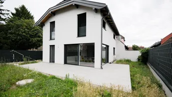 Expose MODERNES EINFAMILIENHAUS MIT SONNIGEM GARTEN BEI SCHLOSS NEUGEBÄUDE