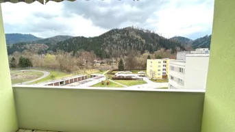 Expose 3-Zimmer-Wohnung mit Loggia im Stadtteil Hafendorf