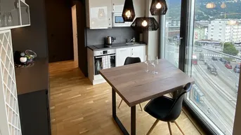 Expose Top-moderne und voll möblierte 2-Zimmer-Wohnung inkl. TG-Stellplatz im Zentrum von Innsbruck!