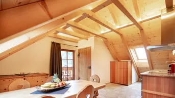 Expose Touristische Vermietung! Exklusives Loft-Appartement im Dachgeschoß mit Sonnenbalkon