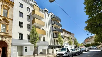 Expose GARAGENSTELLPLATZ - E-Anschluss möglich - U-Bahn - barrierefrei - Brutto € 108,-
