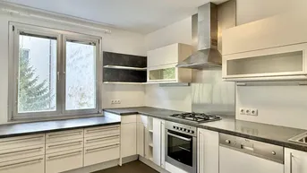 Expose ZENTRALE WOHNLAGE - Hofruhelage - ca. 75m² WFL - 2-Zimmer - Einbauküche - Möbliert - 3.Liftstock - Sofort Bezugsfertig