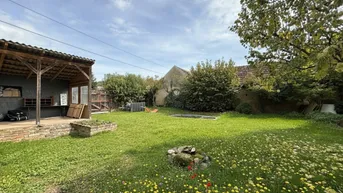 Expose FAMILIENFREUNDLICHES Einfamilienhaus – 4 Zimmer - Garten - Balkon - ca. 413 m² GFL - 188 m² WFL