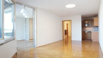 Expose Lichthaus - 2.Zi.-Wohnung (ca. 66m²) mit Balkon/Loggia und TG Abstellplatz