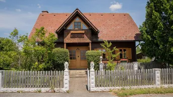 Expose Charmantes Holzhaus in Ruhelage – Ihr Rückzugsort mit Stil und Komfort