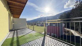 Expose Traumhafte Doppelhaushälfte in Tirol: Modernes Wohnen mit Garten und Balkon!