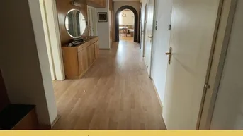 Expose Großzügige 120m² Wohnung mit Renovierungspotenzial und schönem Ausblick in Graz | inkl. Parkplatz
