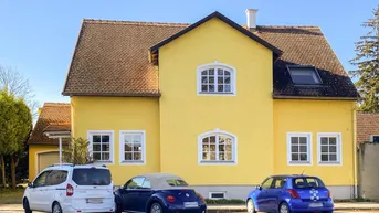 Expose Elegantes Einfamilienhaus in Zeiselmauer mit Garten, Garage und Wellnessbereich