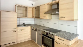 Expose 3-Zimmer-Wohnung mit Balkon inkl. Tiefgaragenlpatz + Parkplatz im Freien