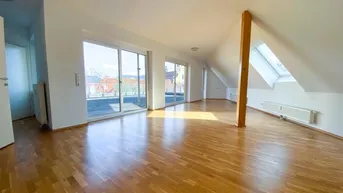 Expose helle 2-Zimmer Wohnung mit 63 m² Terrasse mit Schloßbergblick! 
