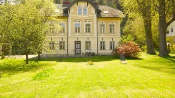 Expose Wunderschönes Grundstück mit kleinem Zinshaus im Ortskern von Weissenbach an der Triesting!