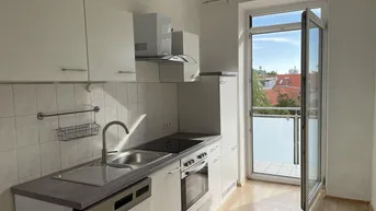 Expose PREIS-HIT! SUPER HOHE RÄUME, Innenhof-Balkon &amp; zentrale Lage! Zwischen CITYPARK und HAUPTBAHNHOF! BUSHALTESTELLE VOR DER EINGANGSTÜRE!