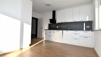 Expose FAMILIENFREUNDLICHE WOHNUNG IN RUHIGER SIEDLUNG – 4 HELLE ZIMMER, MODERNE KÜCHE, ECKBADEWANNE &amp; 2 CARPORTS!