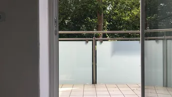 Expose TOP GELEGENHEIT! LICHTDURCHFLUTETE STADTWOHNUNG mit Altbauflair + Innenhofbalkon + 3,2m Raumhöhe + Haltestelle vor der Tür!
