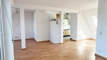 Expose Befristet vermietete Dachgeschoss-Maisonette in Bestlage im Stadtzentrum von St.Pölten! Garagenplatz &amp; Wohlfühlfaktor inkludiert!