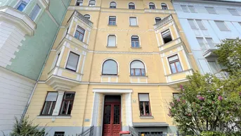 Expose MIT BALKON! Tolle Altbauwohnung mit idyllischem Innenhof-Balkon, 2 Zimmer, mitten in der City! Besser geht´s nicht - diese Lage lässt keine Wünsche offen!