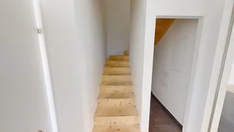 Expose PROVISIONSFREI! ATEMBERAUBENDES ECK-REIHENHAUS INKL. BURGBLICK! MITTEN IN VOITSBERG! 5 HELLE ZIMMER! 2 BADEZIMMER! BALKON + TERRASSE! TRAUM-GARTEN ÜBER 189 m²!! GLEICH TERMIN VEREINBAREN!!