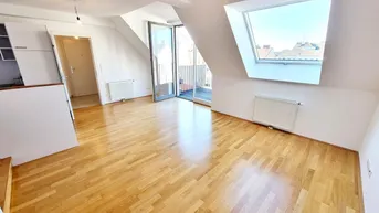 Expose Neuer Preis! WOW! Stylisch Wohnen im Dachgeschoss! Hofseitiger West-Balkon + Perfekte Raumaufteilung + Perfekte Infrastruktur + Ruhige Seitengasse + Toller Fernblick!