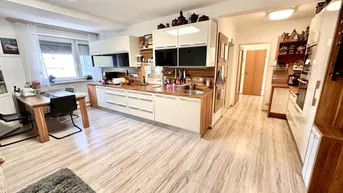 Expose SOFORT BEZUGSFERTIG ++ Fantastische 5-Zimmer-Wohnung ++ 2 Loggien ++ Auto Stellplatz inklusive ++ Kamin ++ Absolute Ruhelage ++
