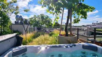 Expose Besser gehts nicht! Top Penthouse in Best- und Ruhelage! Lift direkt in die Wohnung + Gigantische Terrasse + Hohe Räume und viel Licht + Blick ins Grüne und in die Ferne + Garagenplatz!