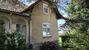 Expose ++IDYLLISCHES HERRENHAUS in absoluter RUHE- und GRÜNER SIEDLUNGSLAGE++ FANTASTISCHE BAUGRUNDSTÜCK mit BD WA 0,2 - 0,8++