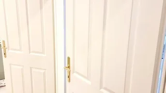 Expose Neuer Preis! Die Suche hat ein Ende! Entzückende Altbauwohnung + Frisch saniert + Traumhaftes Altbauhaus + Ruhige Seitengasse + Fairer Preis + TOP Anbindung! Jetzt zugreifen!
