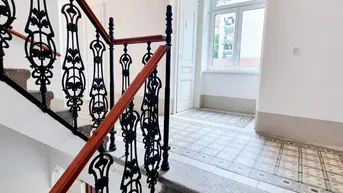 Expose Entzückende Altbauwohnung - Selbst Gestalten! Sanierungsbedarf! U-Bahn ums Eck + Traumhaft renoviertes Altbauhaus + Optimalste Infrastruktur und Anbindung!
