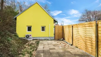 Expose Erstbezug nach Sanierung! Bezugsbereit mit eigenem Brunnen und kleinem Garten. Minibetriebskosten!!!
