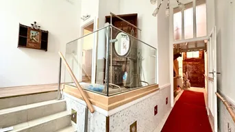 Expose Exklusive renovierte Villa in Gersthof ++ mit Großem Garten ++ Balkon ++ Aufstockung um Weitere Stockwerke möglich ++ Ideal auch für Investoren