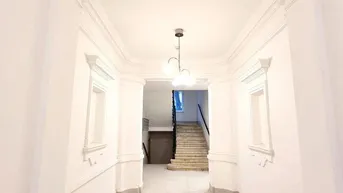 Expose Neuer Preis! Kuschelige und hochwertig sanierte Altbauwohnung mit hofseitiger Loggia! Rundum saniertes Altbauhaus + Ideale Raumaufteilung! Jetzt zugreifen!