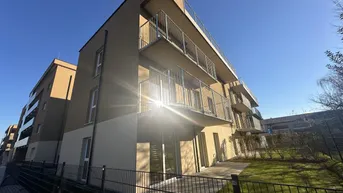 Expose PERFEKT! Lassen Sie sich begeistern! Helle 2-Zimmer-Neubauwohnung mit großzügigem Balkon, exklusiver Tischlerküche und Tiefgaragenplatz.