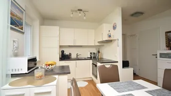 Expose SPITZEN BALKON mit 13m²! Toll aufgeteilte 2-Zimmer WOHNUNG in TOP LAGE! Ab September!