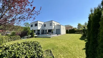 Expose NEUER PREIS! Neuwertiges Einfamilienhaus das Luxus und großzügiges Wohnen vereint. Ein wahres Unikat in Graz!