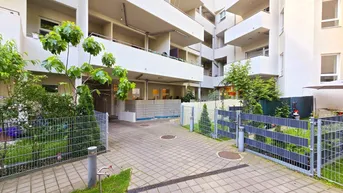 Expose Die Gelegenheit! Entzückende Altbauwohnung mit hofseitiger Terrasse bzw. Garten + Saniertes Altbauhaus mit großem Innenhof + Beste Infrastrukur und Anbindung! Jetzt zugreifen!