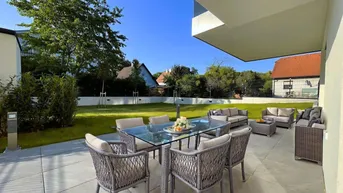 Expose *Summer SALE* Drinnen stilvoll, draußen weitläufig: Großzügige 3-Zimmer Gartenwohnung in ruhiger Umgebung! Ihr grüner Rückzugsort mit Top-Anbindung!