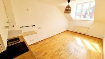 Expose Frühlingsaktion! Entzückende Wohnung im Dachgeschoss in Best- und Ruhelage! Mit Sanierungsbedarf oder als Erstbezug nach Sanierung + Rundum saniertes Traumhaus! Jetzt zugreifen!