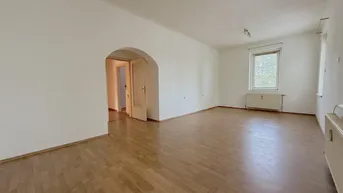 Expose Tolle 74m2 Altbauwohnung mit enormen Potenzial, Carport &amp; großzügigem Keller – Ihr neues Zuhause in Graz! Innenhof-Balkon kann bewilligt werden!