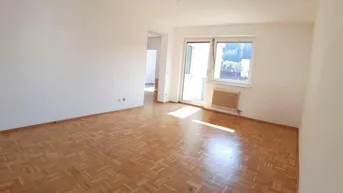 Expose Sanierte, sehr geräumige Familienwohnung mit kostenfreiem Parkplatz!