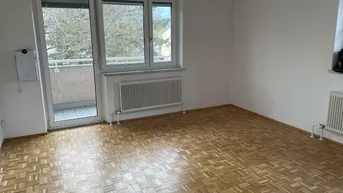 Expose Urbanes Wohnen für Stadtliebhaber! Sehr ansprechend, hell und freundliche 2-Raum-Wohnung mit Loggia! Nähe zur Straßenbahn!