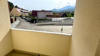 Expose Neu sanierte 3-Zimmer-Wohnung mit Loggia!