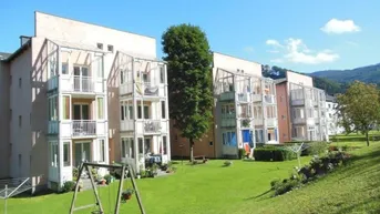 Expose Hier wird hoher Wohnkomfort in ländlicher Gegend geboten! Hell und freundlich mit sonniger Loggia, viel Stauraum und kostenlosem Parkplatz direkt vor der Türe! Ab SOFORT verfügbar!