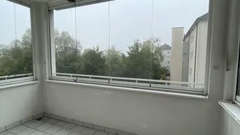 Expose Moderne 2-Raum-Wohnung mit Balkon und ausgezeichneter Infrastruktur, in ruhiger Grünlage und nah am Zentrum!