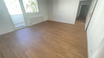 Expose Neu sanierte 3 Zimmerwohnung mit Balkon!